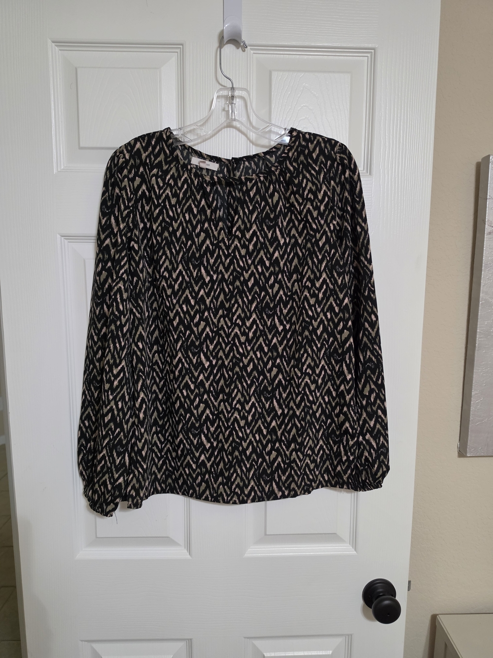 Maurices Black and Beige Printed Long Sleeve Blouse